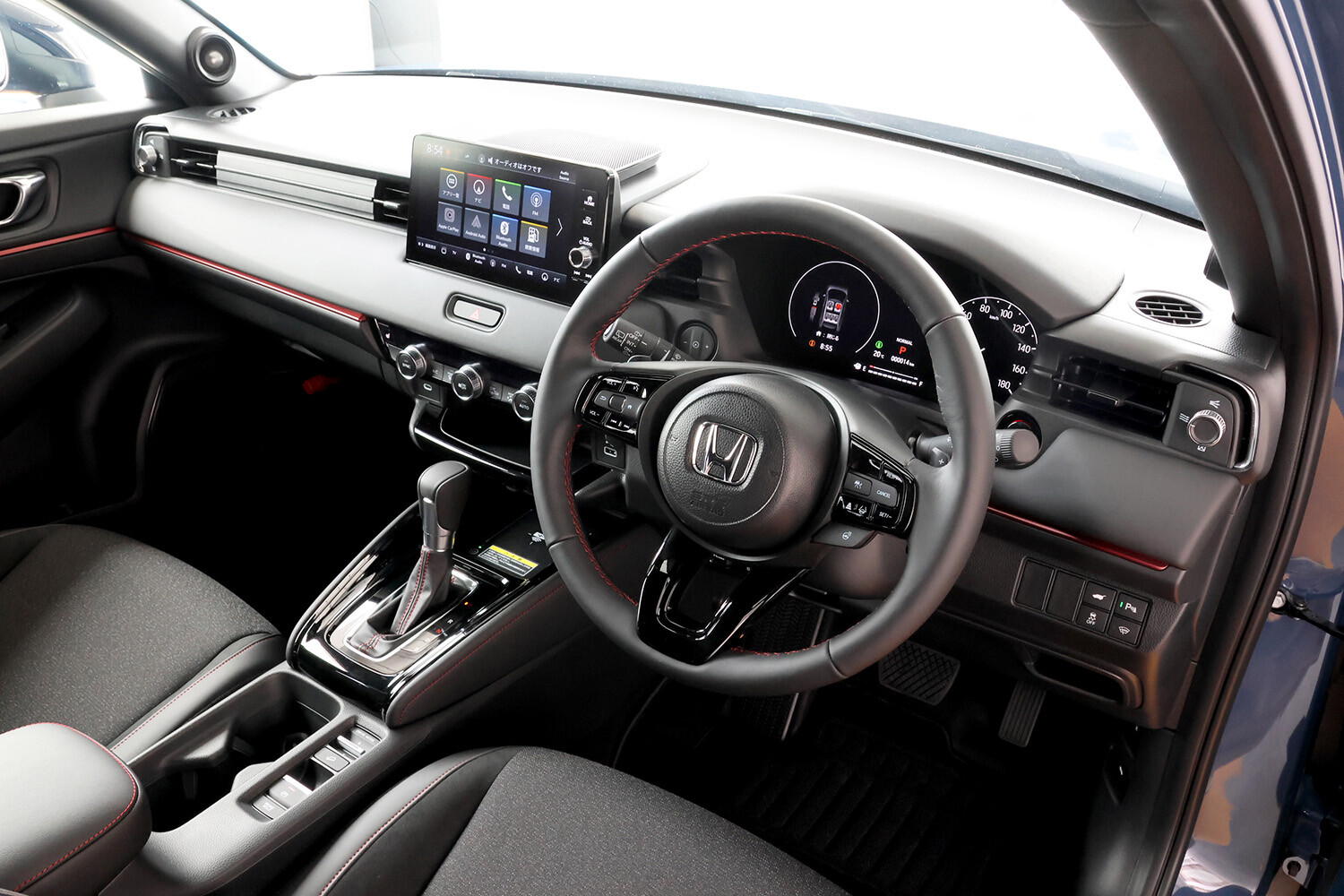 ホンダ「ヴェゼル」に「e:HEV RS」追加。専用サスペンション採用で機械式駐車場に対応、RS初の4WDを設定