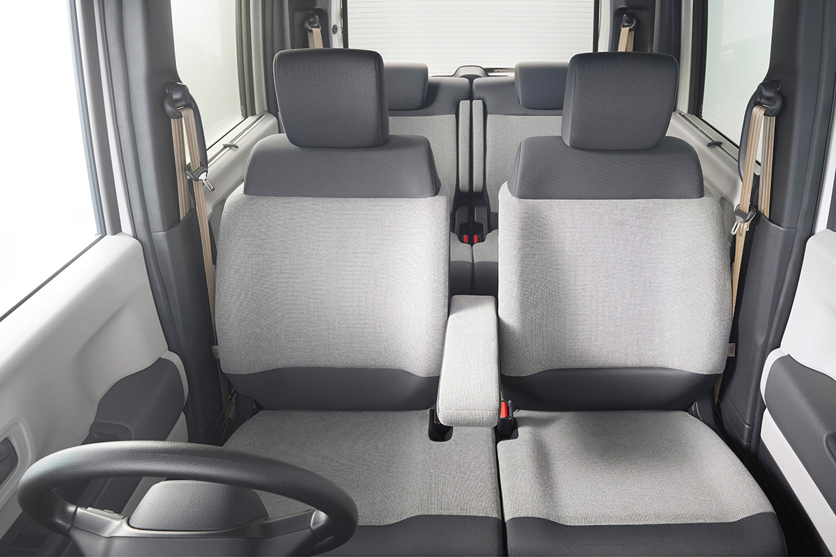 新型「ルークス」は王者「N-BOX」を明らかに意識も「デリカミニ」は“我が道”を貫くデザイン。兄弟車なのなぜにここまで違うのか