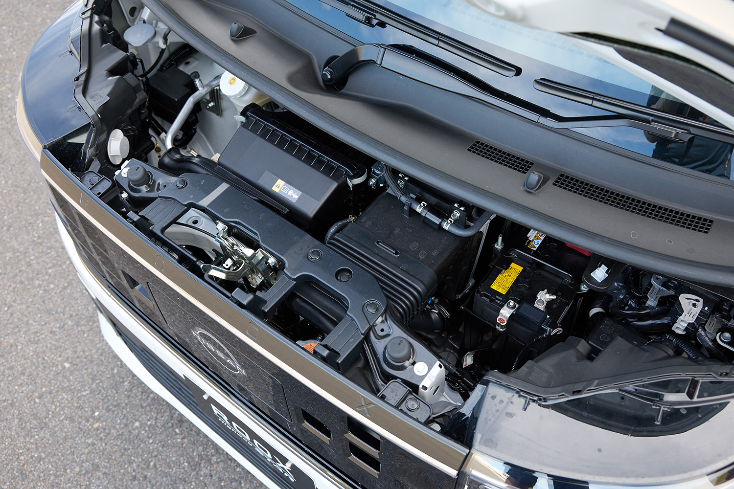 新型「ルークス」は王者「N-BOX」を明らかに意識も「デリカミニ」は“我が道”を貫くデザイン。兄弟車なのなぜにここまで違うのか