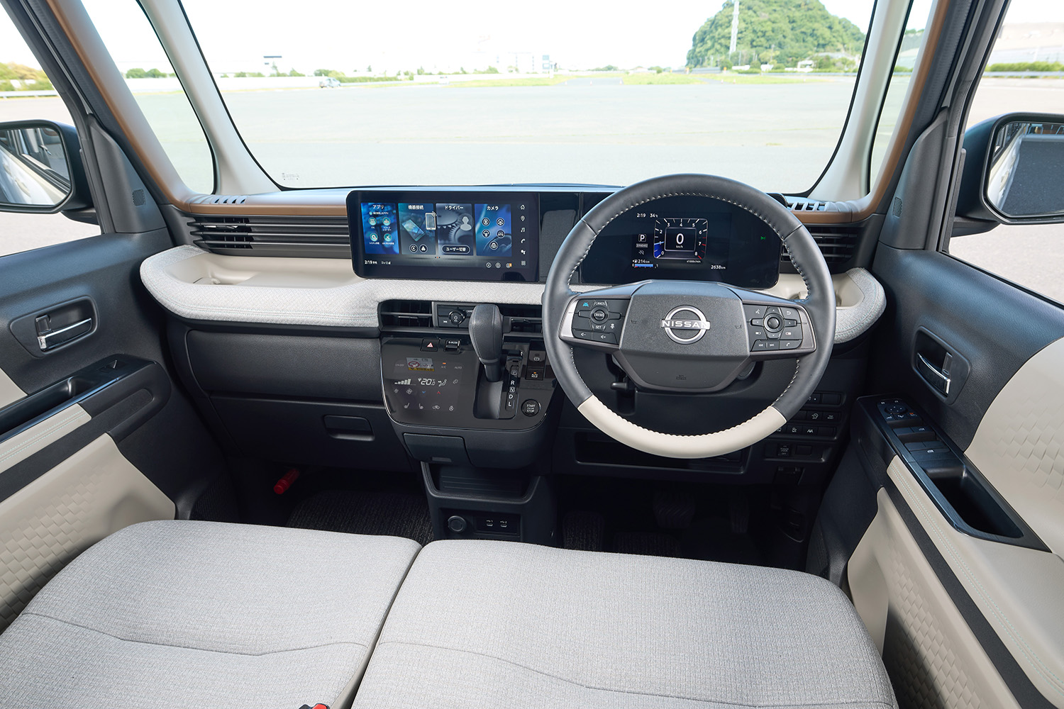 新型「ルークス」は王者「N-BOX」を明らかに意識も「デリカミニ」は“我が道”を貫くデザイン。兄弟車なのなぜにここまで違うのか