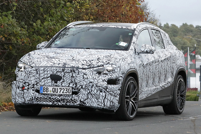 【AMGが作るとBEVでも容赦なし】次期「GLA 45 EQ」に最大507ps＆3モーターの噂。ベイビーSUVがまさかの“電動ハイパーマシン”化