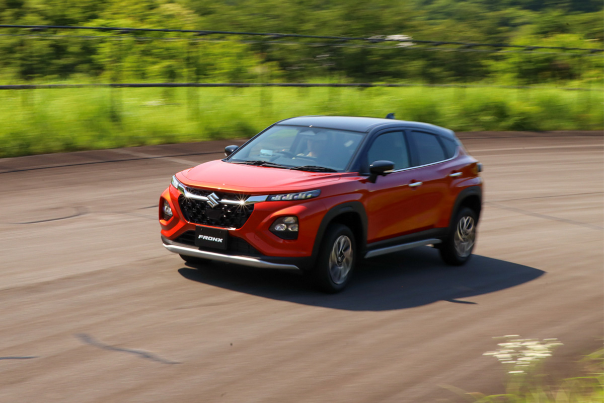 スズキがインド発の新型SUV「ビクトリス」発表。「WR-V」級ボディにストロングハイブリッド搭載＆豪華装備で日本導入もありそう