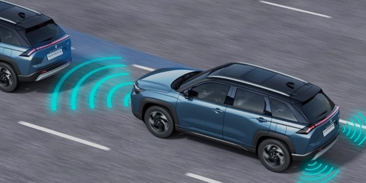 スズキがインド発の新型SUV「ビクトリス」発表。「WR-V」級ボディにストロングハイブリッド搭載＆豪華装備で日本導入もありそう