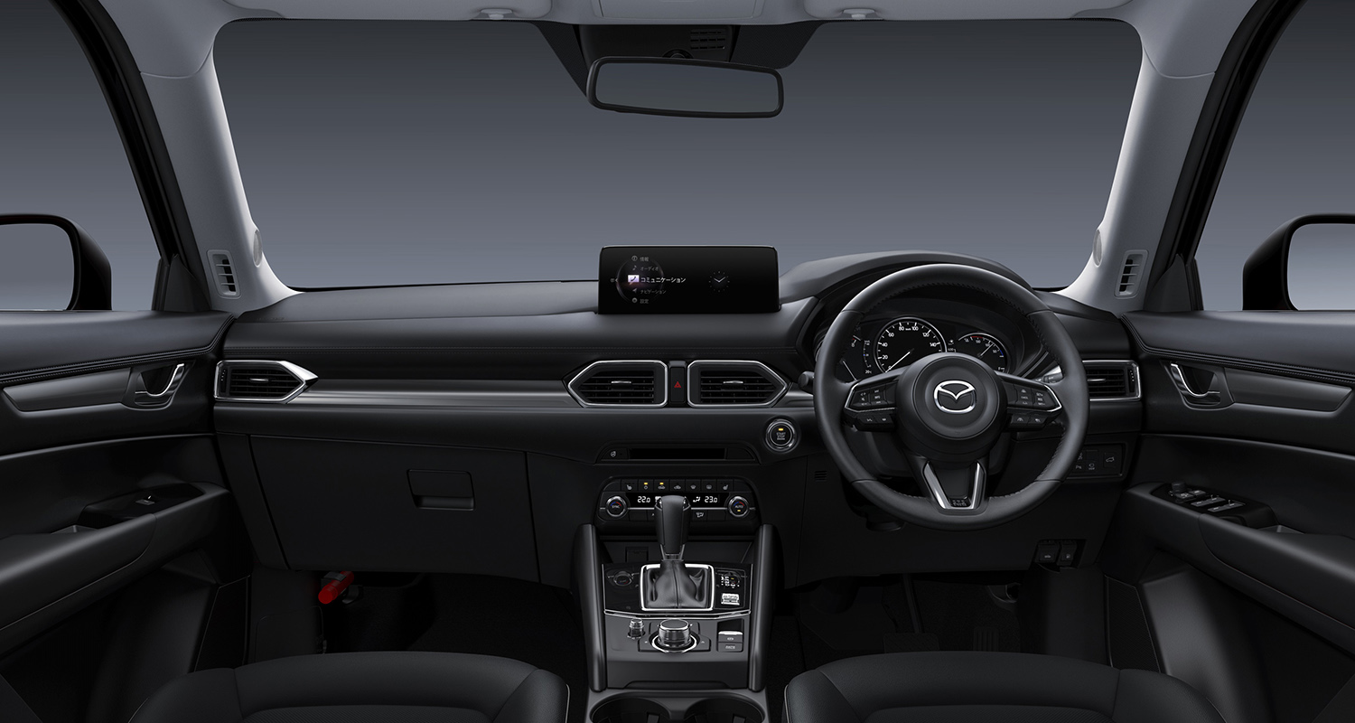 【新型も気になるが…】高コスパな現行「CX-5」と圧倒的ブランド力の「ハリアー」。人気の都市型ミドルSUV、比較のポイントは？
