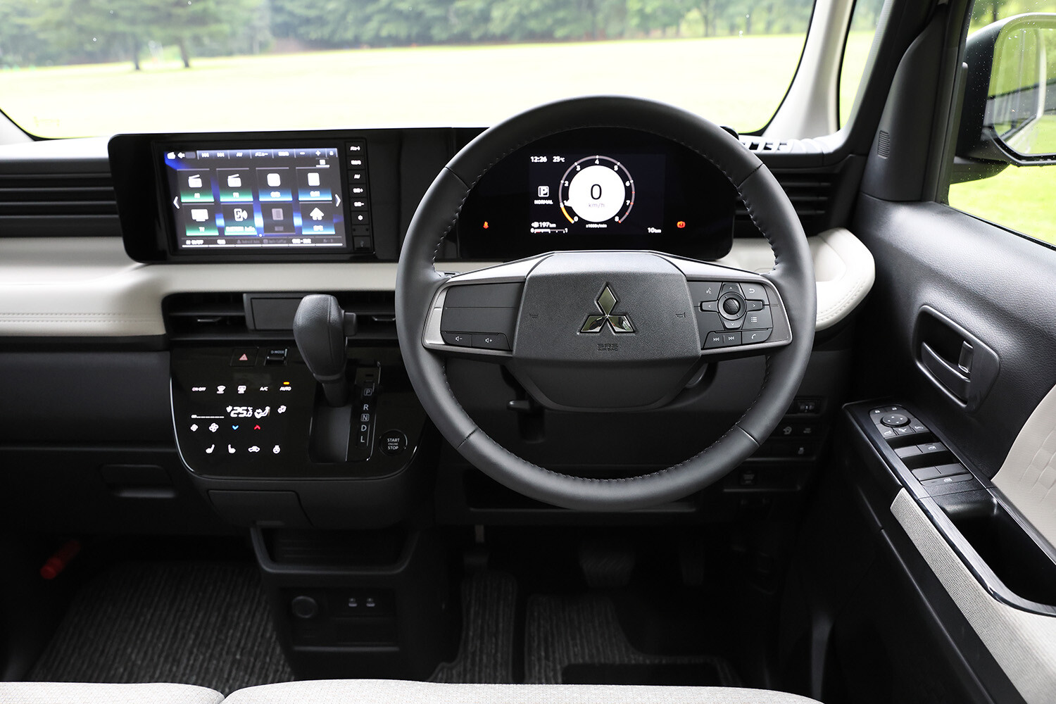 【全車200万円以下のベーシック路線】新型「eKスペース」10月29日発売開始。兄貴分「デリカミニ」とは異なる装備戦略の内容とは？