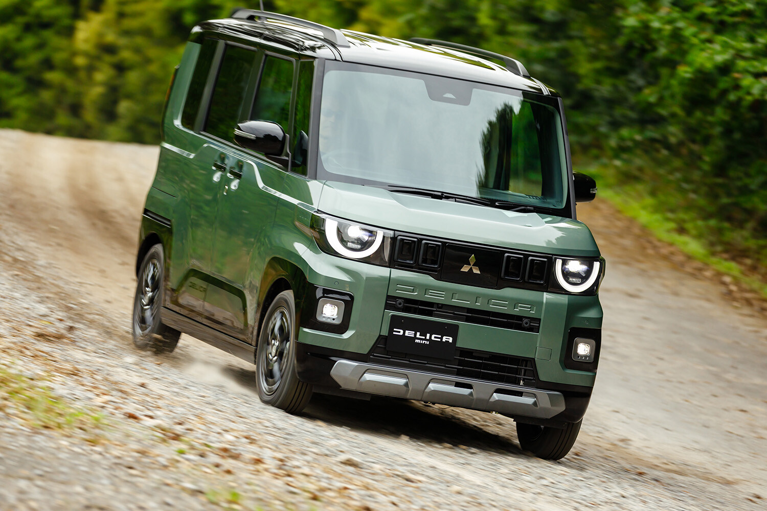 【わずか2年で新型】「デリカミニ」がフルモデルチェンジで195万〜295万円…なぜこんな“高級軽スーパーハイトワゴン”になった？