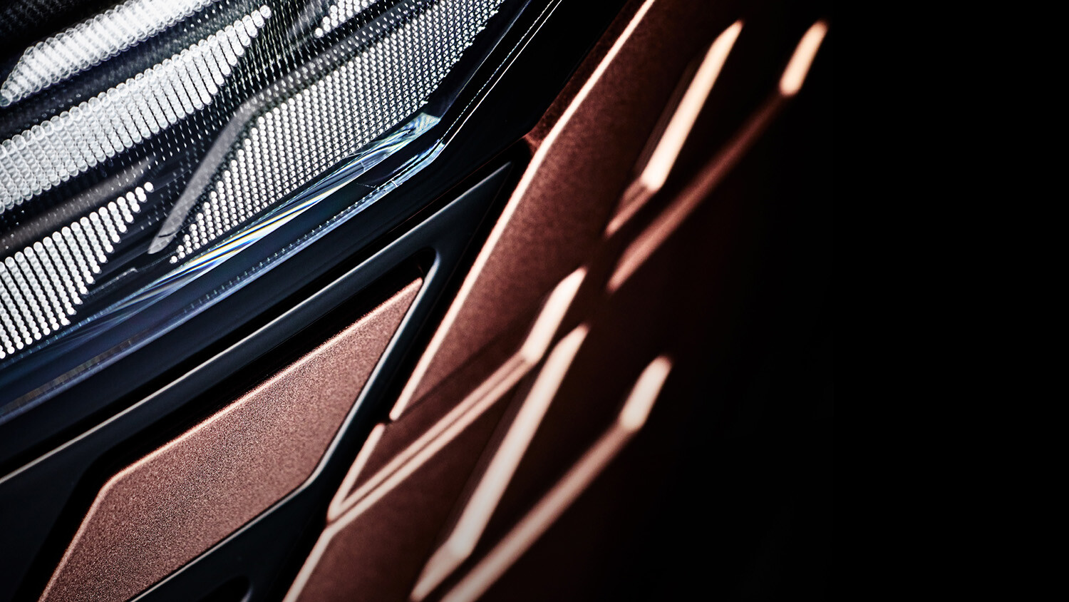 新型「エルグランド」をJMS2025で世界初公開！ 日産が次世代EV群と共に示す「電動化の現在地」