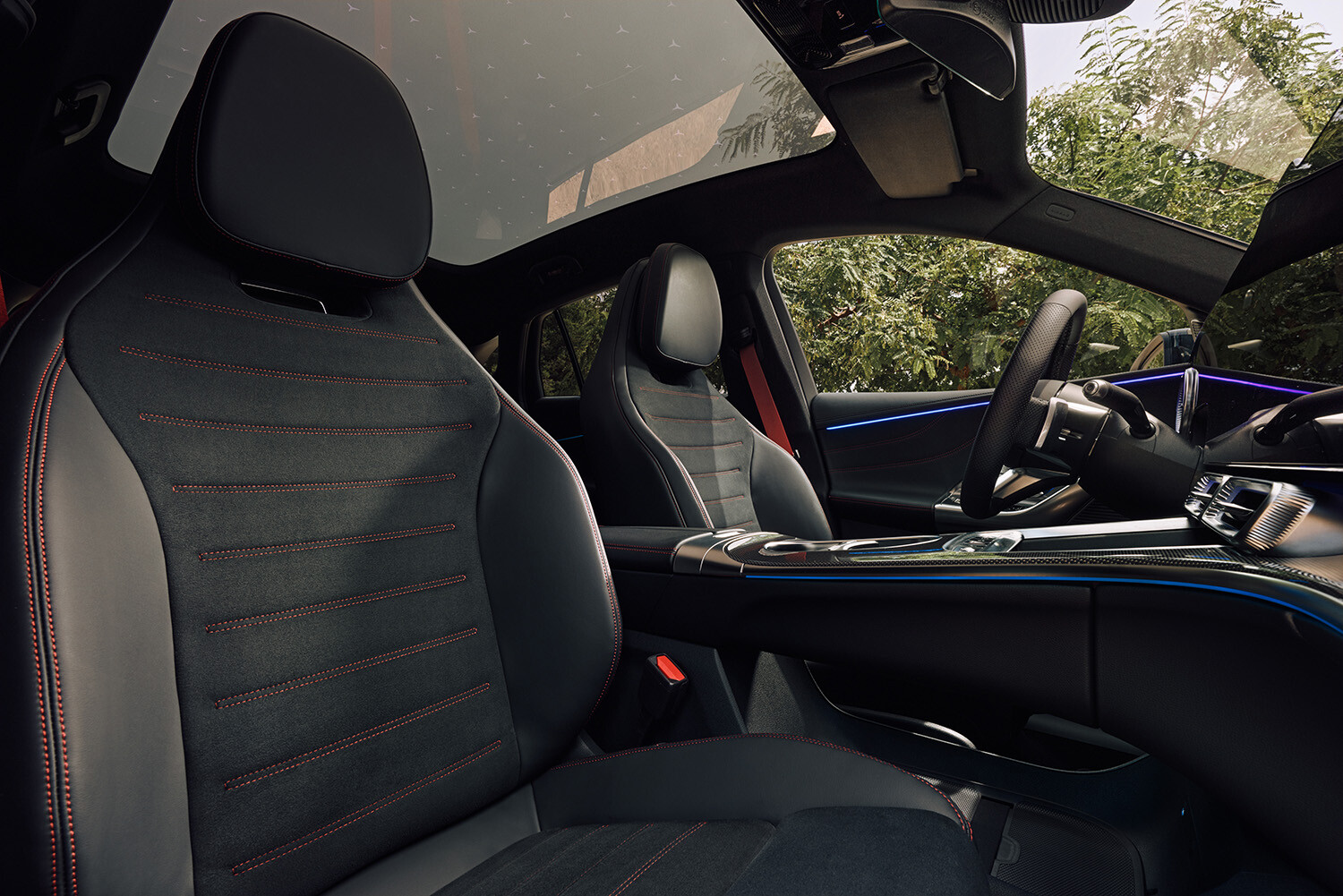 【知らなきゃ損】実は“革シート＝動物が可哀想”じゃなかった。専門家が語るレザーの真実と、捨てられる牛皮“45％”の衝撃的現実