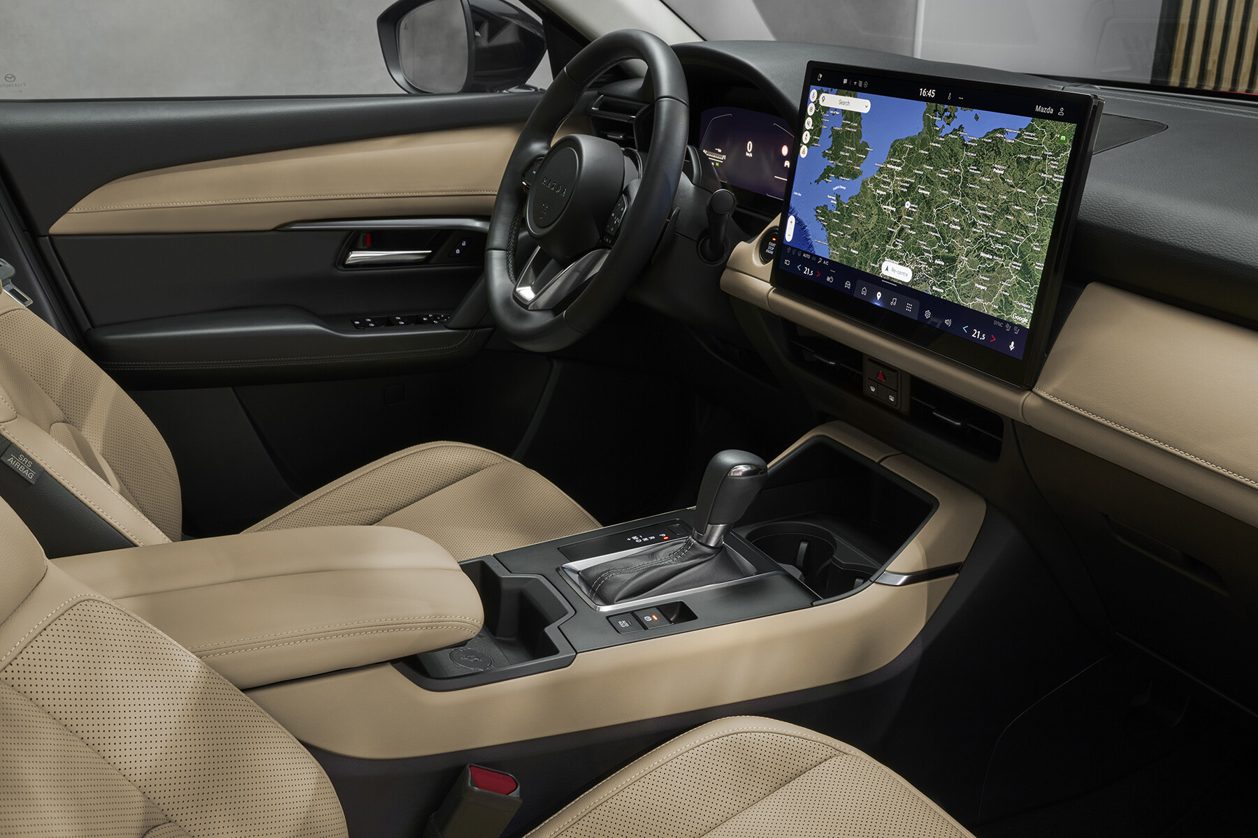 【待ったほうが良さそう】「CX-5」は新型か現行型か？ “空調ボタン”問題や価格は？ 実車を下見した印象は断然、新型の理由