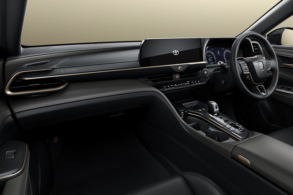 【誕生70周年記念の第4弾】トヨタ「クラウンエステート」に「THE 70th」新登場。専用バイトーンカラー＆特別内装の“まさに記念の一台”