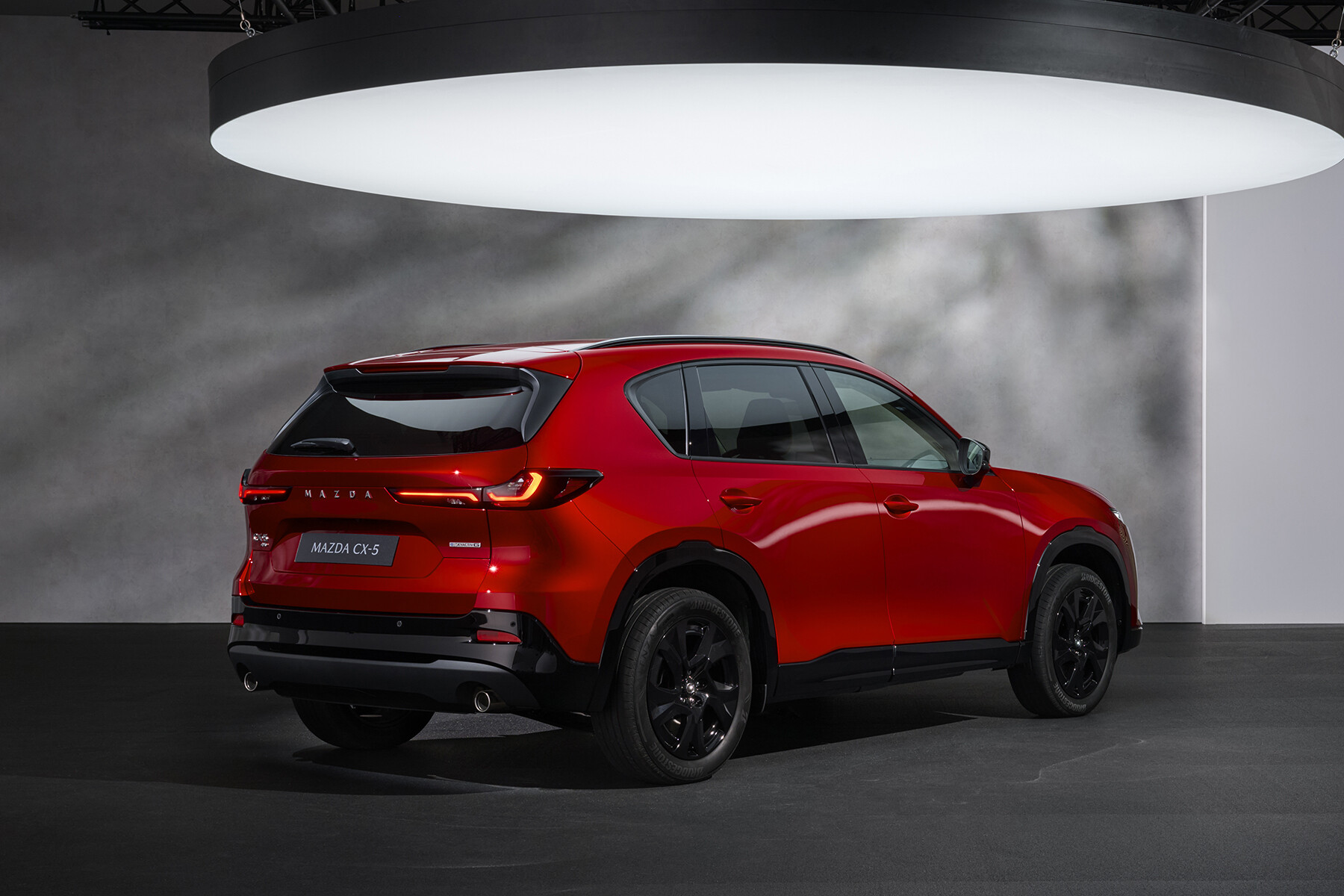 マツダ新型「CX-5」がJMSで日本初公開。まとめると…完成度に日常の使いやすさを上乗せした“正統進化”SUV