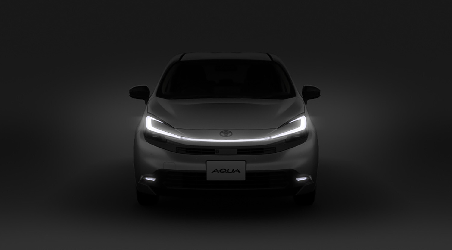 「プリウス顔」の声。“ハンマーヘッド化”した「アクア」に賛否両論!? 装備充実も約35万円の値上げの影響は？