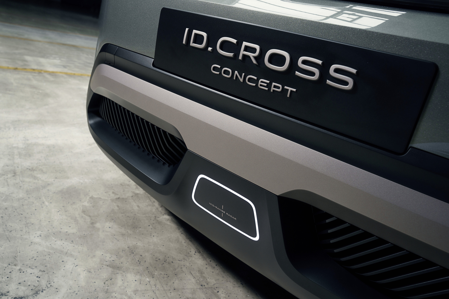 【世界初公開】VW新型「ID.クロスコンセプト」発表。航続420km＆実用性に優れたコンパクト次世代SUVは2026年量産予定