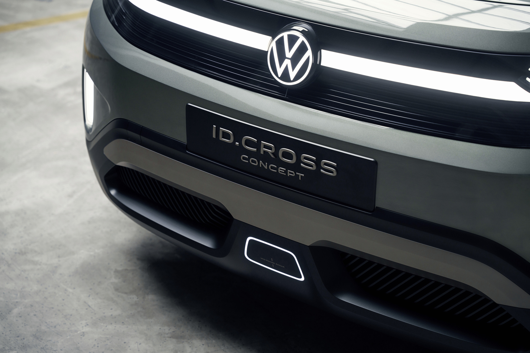 【世界初公開】VW新型「ID.クロスコンセプト」発表。航続420km＆実用性に優れたコンパクト次世代SUVは2026年量産予定