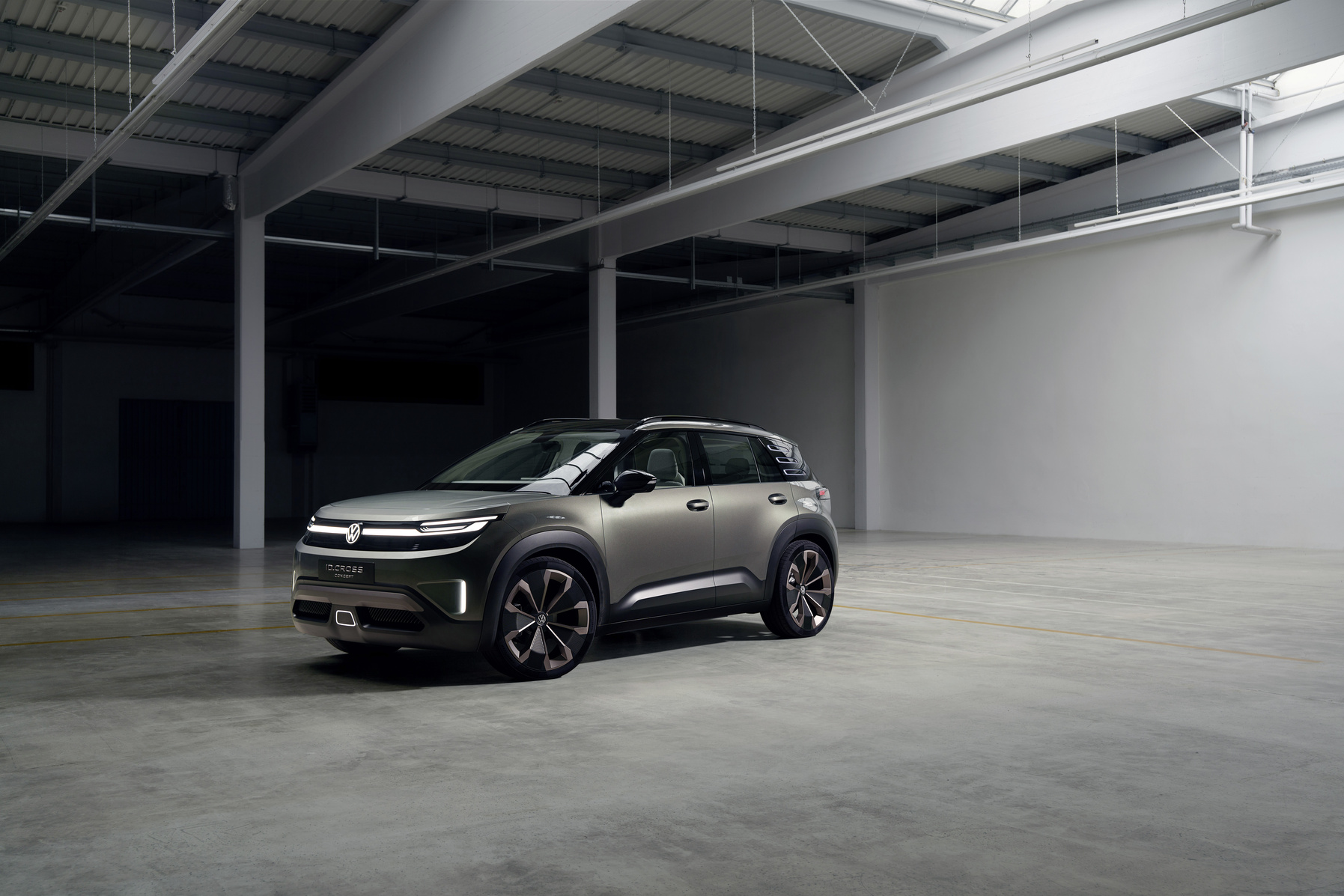 【世界初公開】VW新型「ID.クロスコンセプト」発表。航続420km＆実用性に優れたコンパクト次世代SUVは2026年量産予定