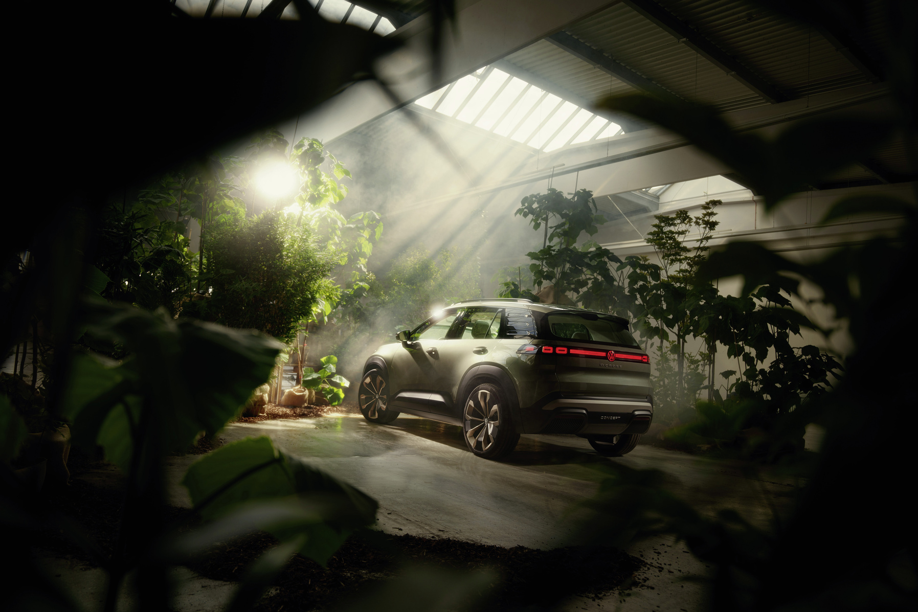 【世界初公開】VW新型「ID.クロスコンセプト」発表。航続420km＆実用性に優れたコンパクト次世代SUVは2026年量産予定