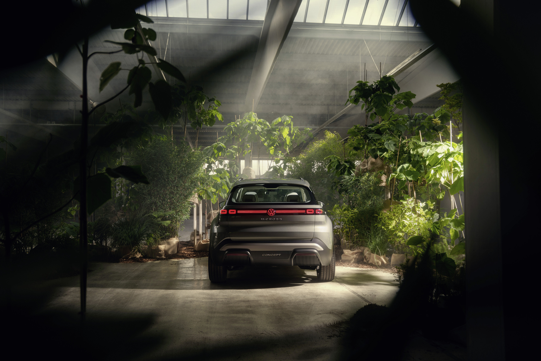 【世界初公開】VW新型「ID.クロスコンセプト」発表。航続420km＆実用性に優れたコンパクト次世代SUVは2026年量産予定