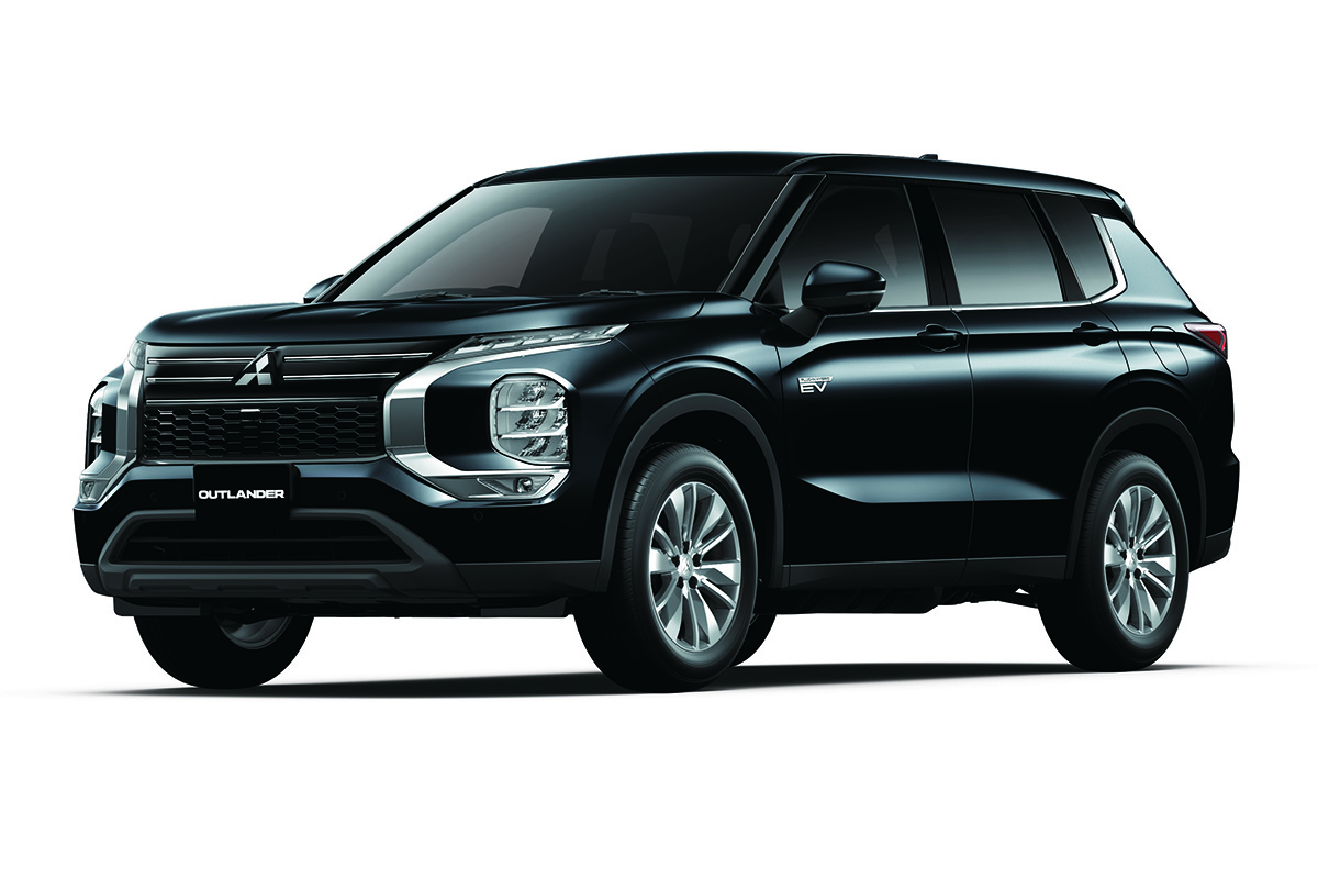 【内装の質感アップ】三菱「アウトランダーPHEV」が一部改良。センターコンソールを刷新＆安全機能を強化…価格は529万4300<span class=