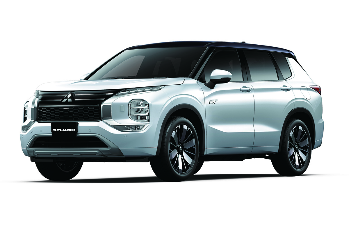 【内装の質感アップ】三菱「アウトランダーPHEV」が一部改良。センターコンソールを刷新＆安全機能を強化…価格は529万4300<span class=