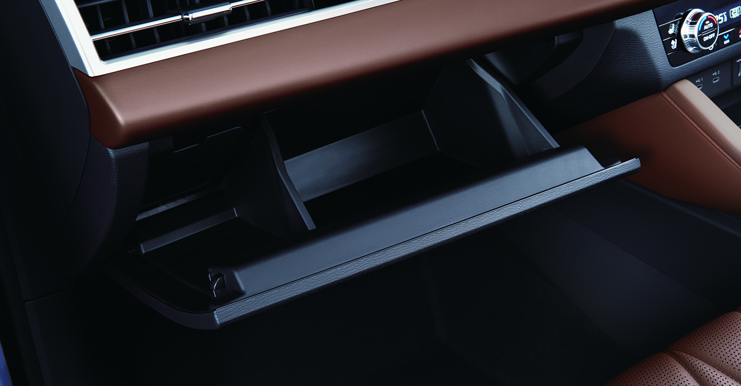 【内装の質感アップ】三菱「アウトランダーPHEV」が一部改良。センターコンソールを刷新＆安全機能を強化…価格は529万4300<span class=