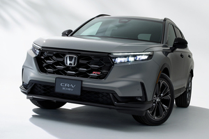 【コメント欄で激論】「今更日本で発売されても遅すぎる」…新型「CR-V」実車公開の記事が話題