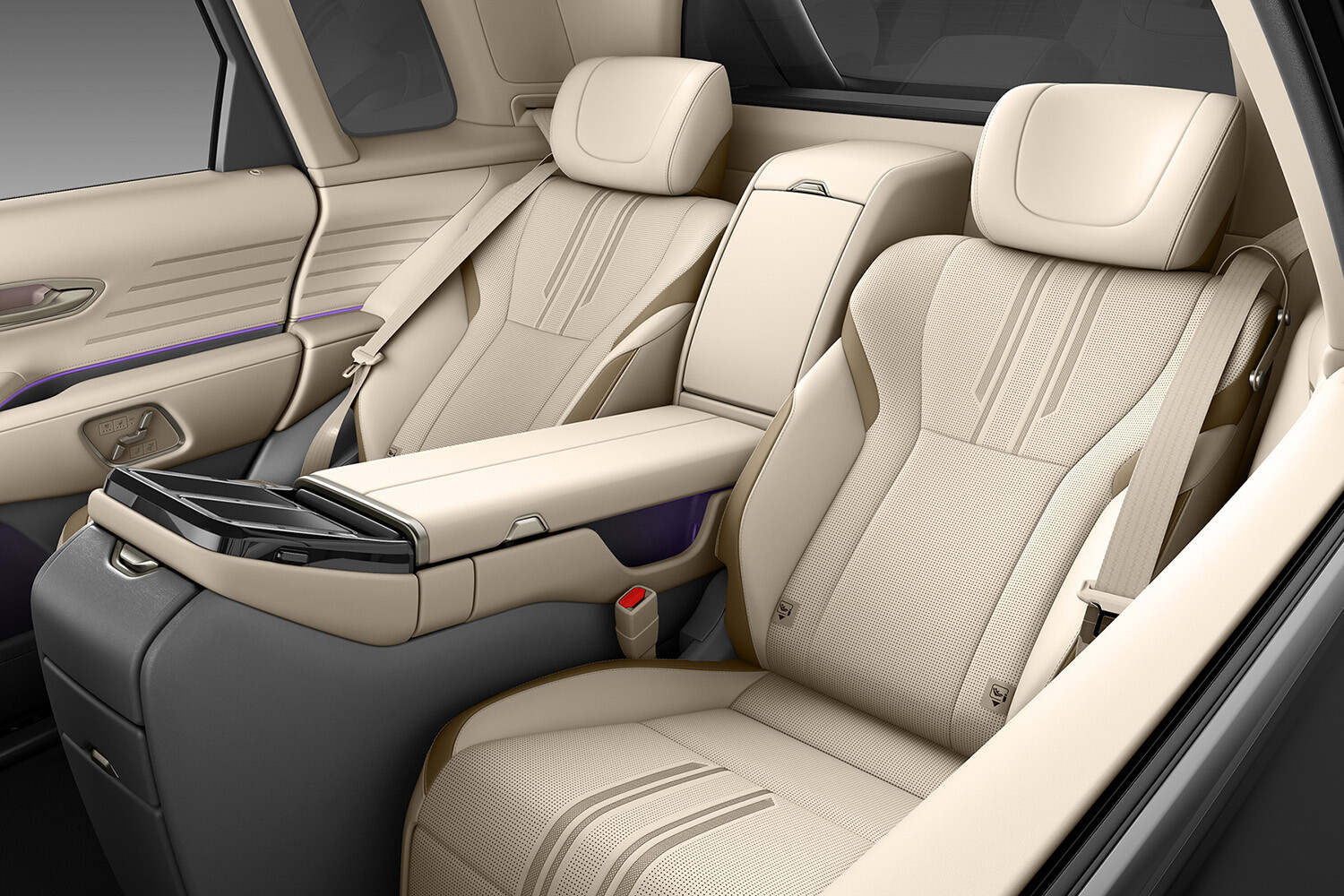 月産30台のうち過半数が中国へ流出？ 「センチュリーSUV」の衝撃事実。日本で見かけないのは“若き中国富裕層”に独占されているからだった