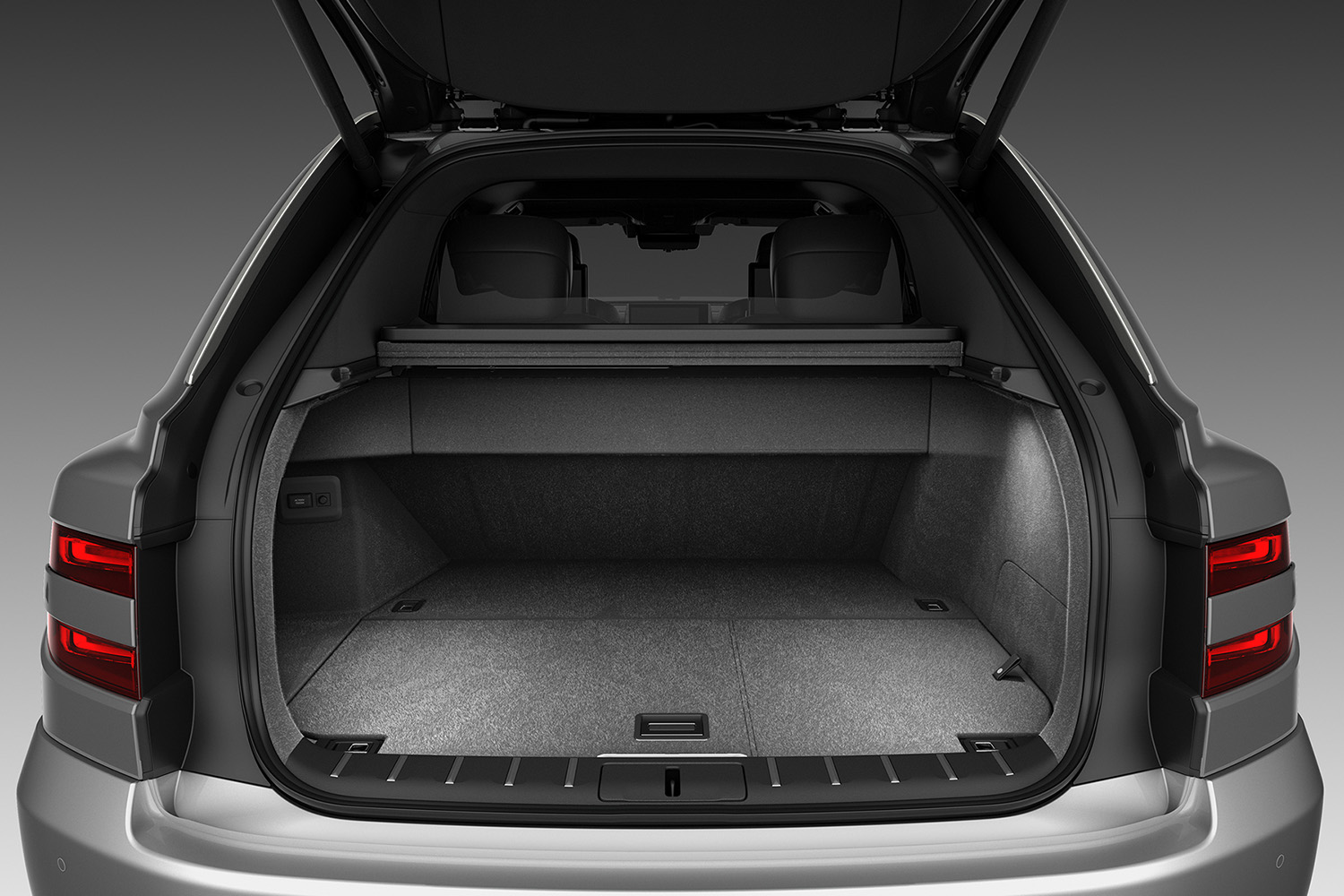 月産30台のうち過半数が中国へ流出？ 「センチュリーSUV」の衝撃事実。日本で見かけないのは“若き中国富裕層”に独占されているからだった