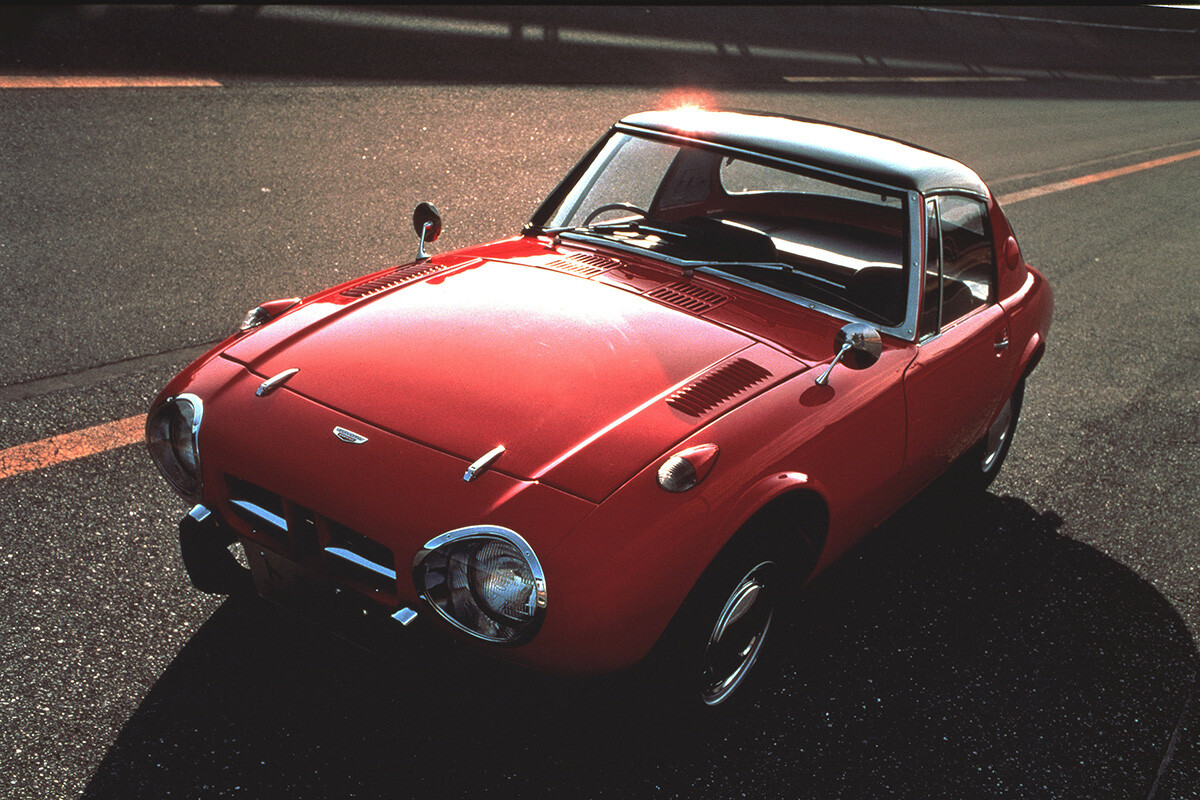 「GR86」より約700kg軽い？ 復活した先代“ハチロク”のルーツは、60年前に誕生したトヨタの小型スポーツ“ヨタハチ”だった