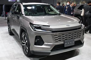 新型「RAV4」は豪価格を参考にすると400万円中盤から？ 海外メディア絶賛も、国内では早くも争奪戦で無理ゲーか