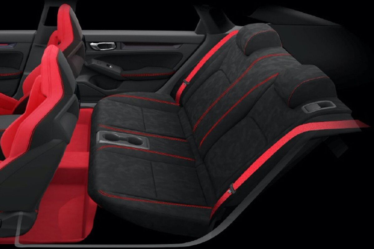 【実際どうなの？】「シビックタイプR」購入者のリアルな本音。走行性能と快適性の両立に賞賛の声…一方スポーツモデルならではの悩みも