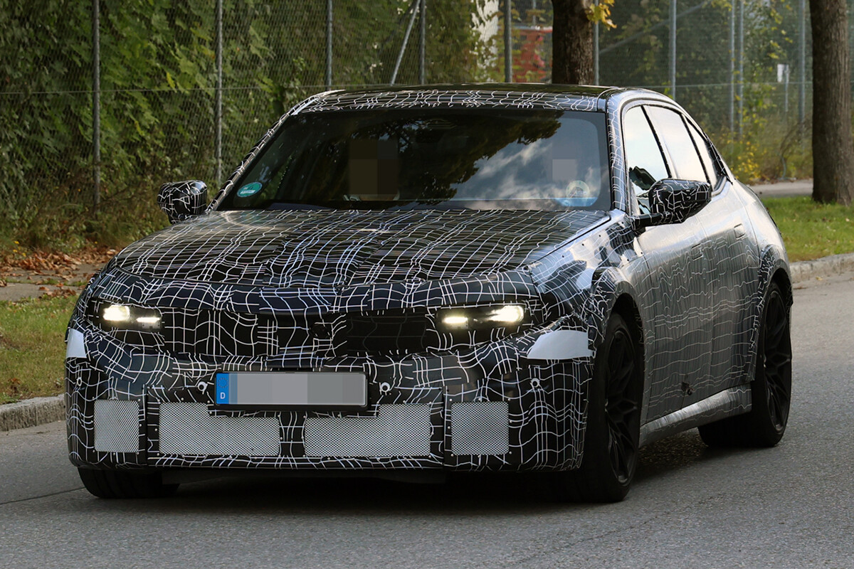 直6ツインターボに“マイルドHV”採用で重量増は最小限。次期「M3」のエンジンバージョンをついに捕捉！