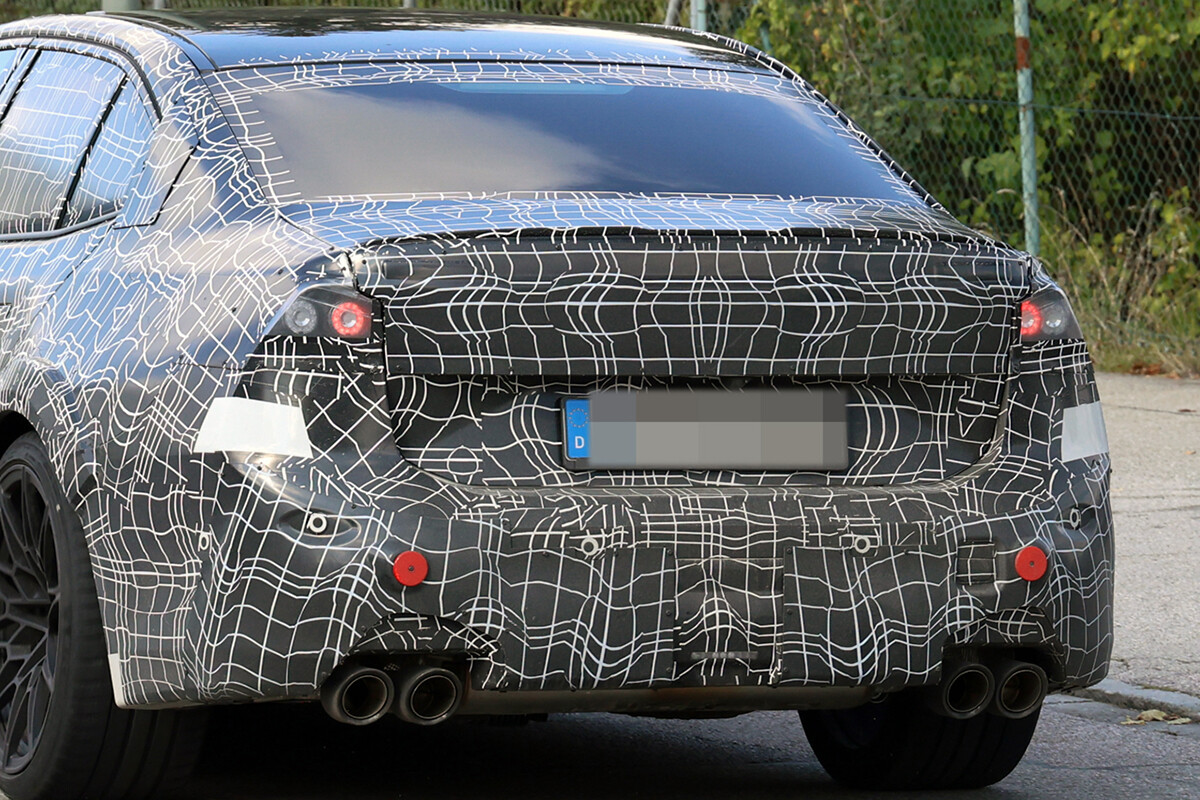 直6ツインターボに“マイルドHV”採用で重量増は最小限。次期「M3」のエンジンバージョンをついに捕捉！