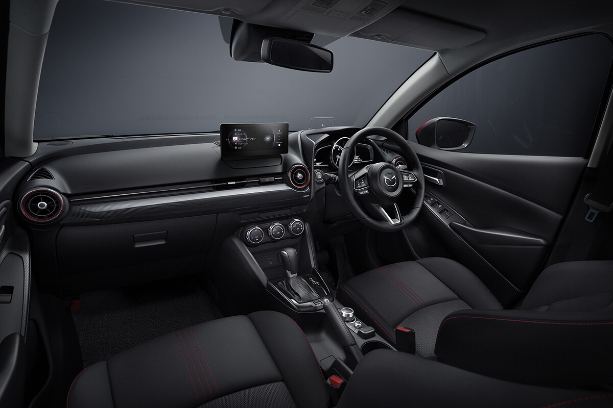 【衝撃】「マツダ2」生産終了。既存オーナーから注文殺到で10月にはほぼ完売か…ユーザー評価は高いのにナゼ？