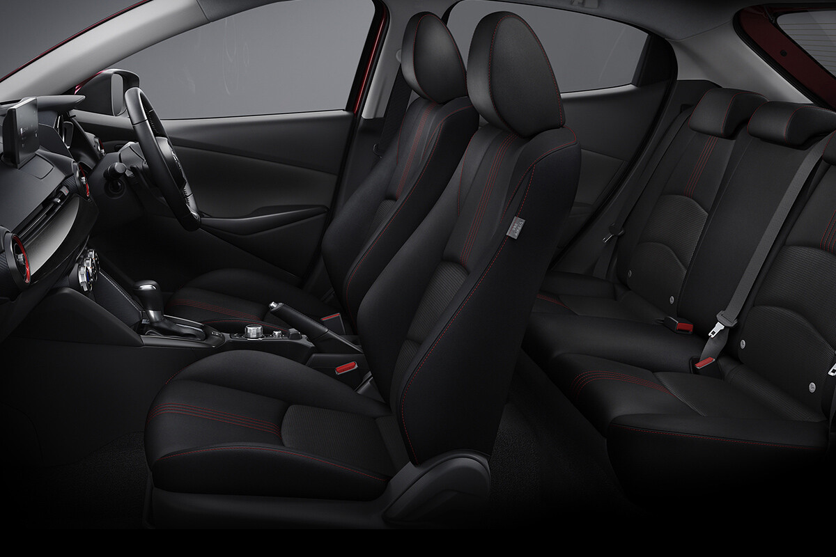 【衝撃】「マツダ2」生産終了。既存オーナーから注文殺到で10月にはほぼ完売か…ユーザー評価は高いのにナゼ？