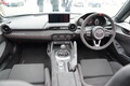 ついに実現した2.0L幌ロードスターはなぜ手の込んだ仕様に仕立てられたのか？ 背景にマツダが“普通の2.0L”を出せない理由も