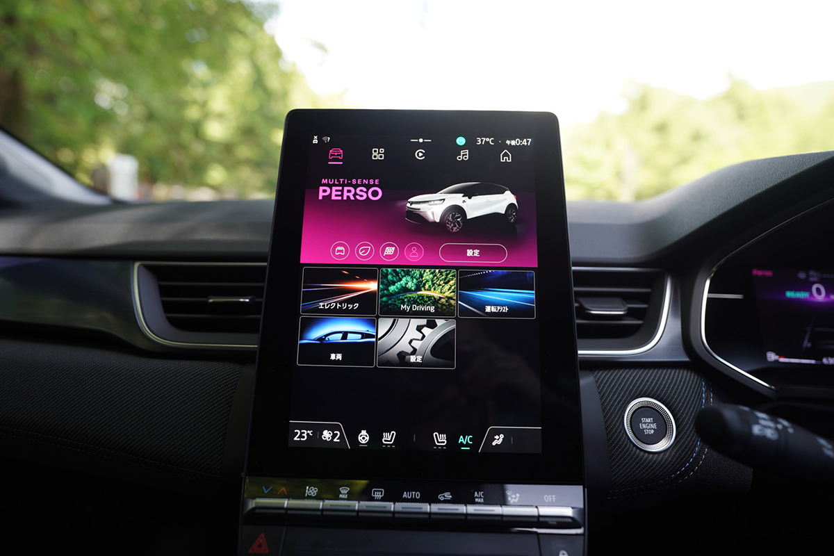 ルノー「キャプチャーE-TECH」は日本のハイブリッドと何が違う？　トヨタ「カローラクロス」と比べて見えた意外な個性