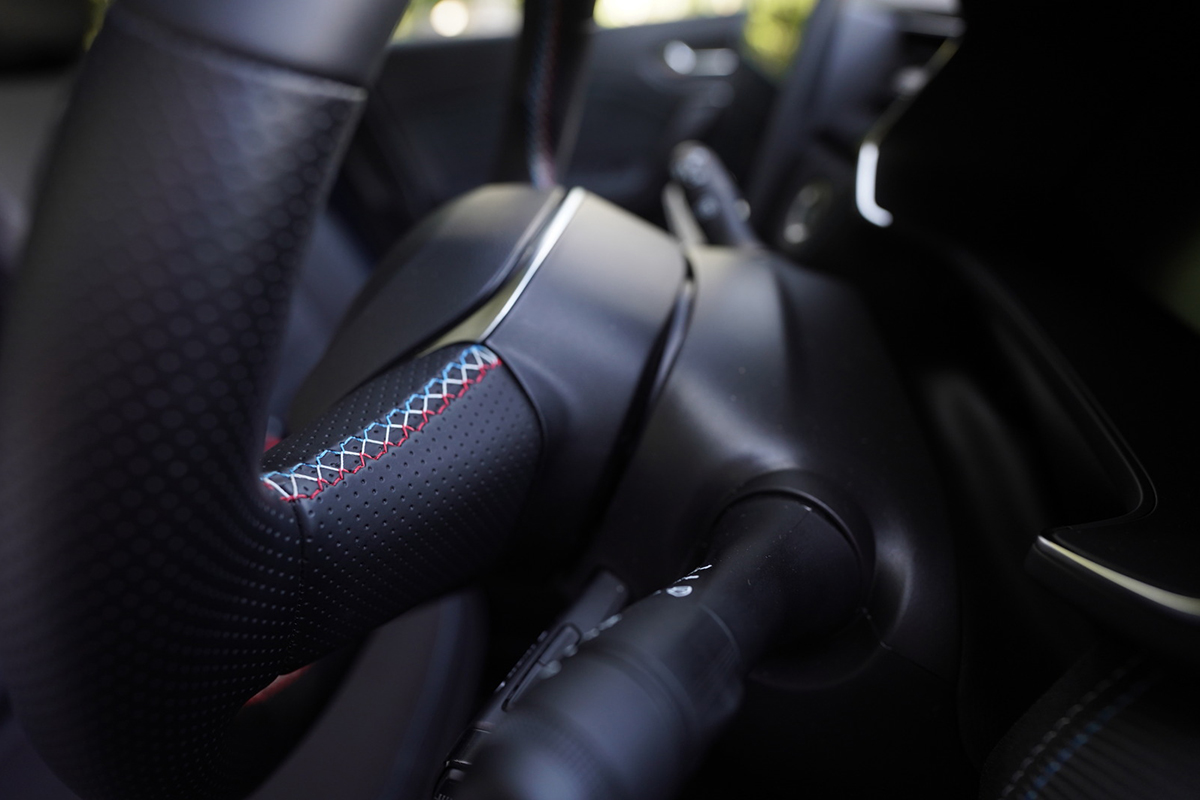 ルノー「キャプチャーE-TECH」は日本のハイブリッドと何が違う？　トヨタ「カローラクロス」と比べて見えた意外な個性