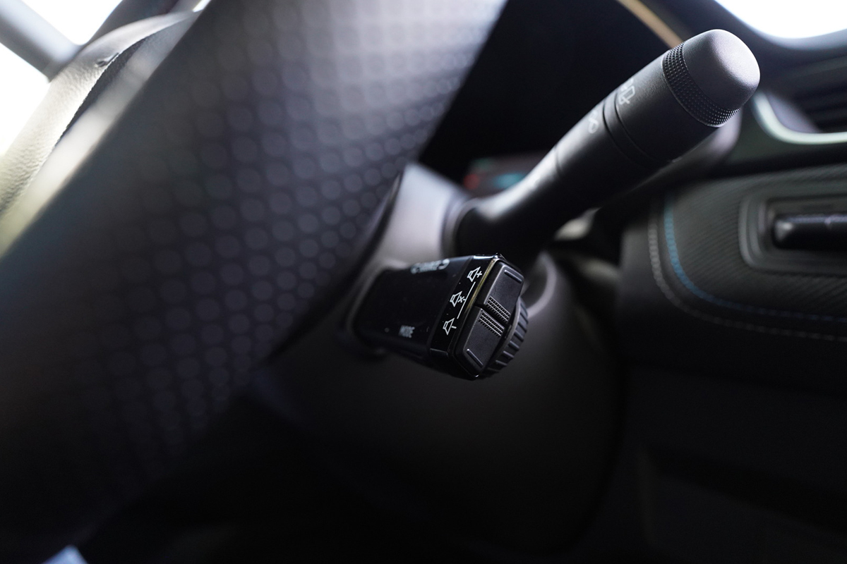 ルノー「キャプチャーE-TECH」は日本のハイブリッドと何が違う？　トヨタ「カローラクロス」と比べて見えた意外な個性