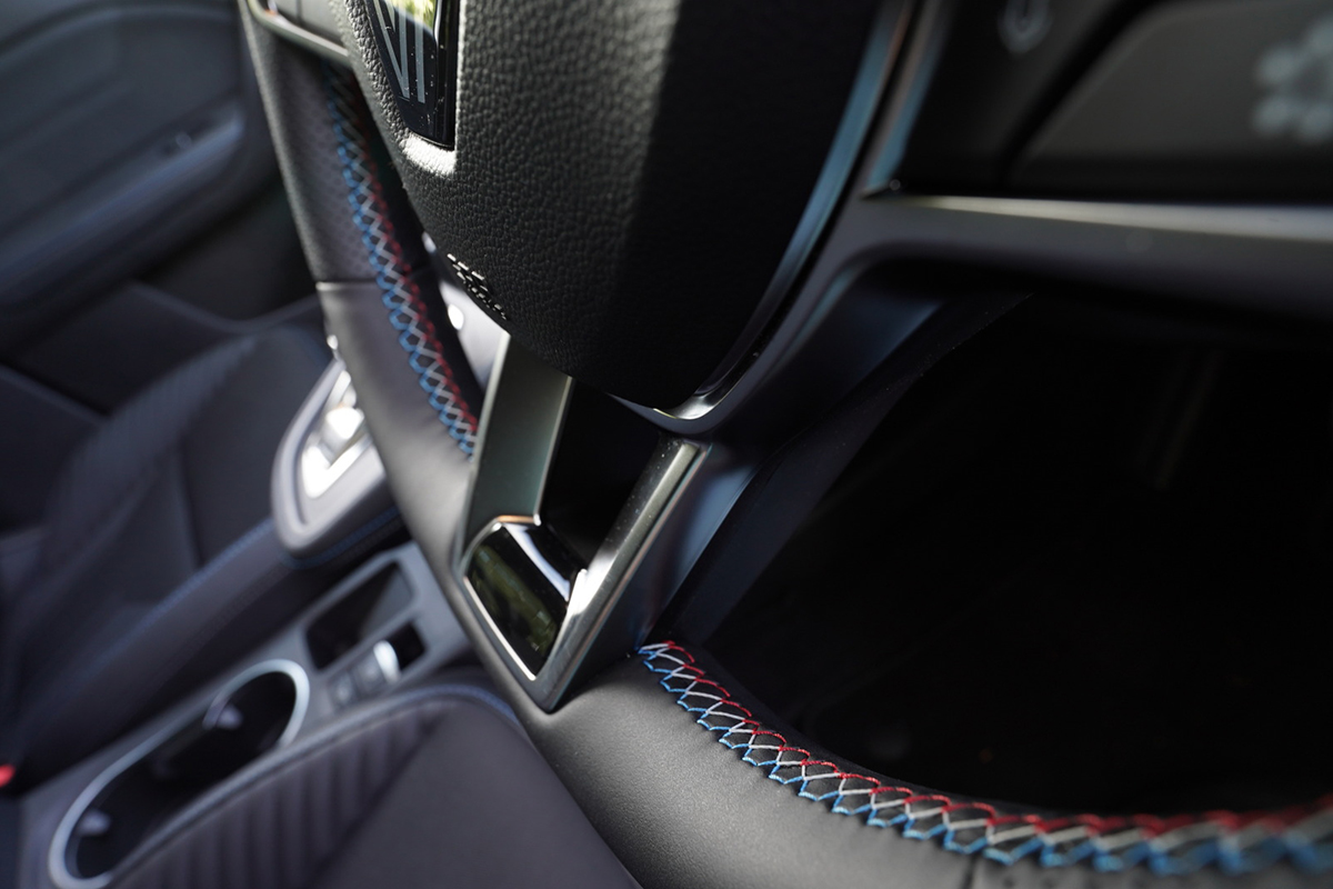 ルノー「キャプチャーE-TECH」は日本のハイブリッドと何が違う？　トヨタ「カローラクロス」と比べて見えた意外な個性