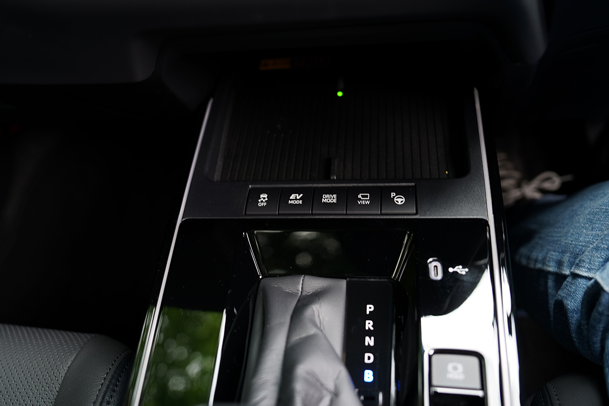 ルノー「キャプチャーE-TECH」は日本のハイブリッドと何が違う？　トヨタ「カローラクロス」と比べて見えた意外な個性