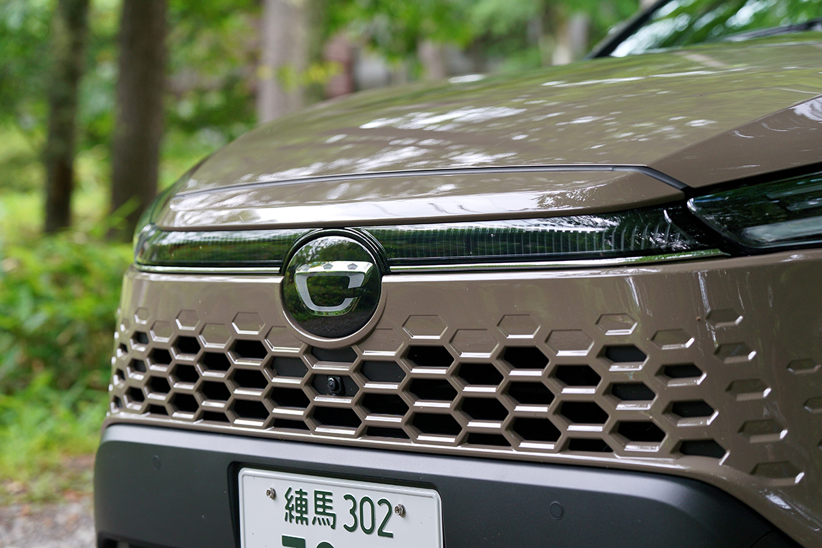 ルノー「キャプチャーE-TECH」は日本のハイブリッドと何が違う？　トヨタ「カローラクロス」と比べて見えた意外な個性