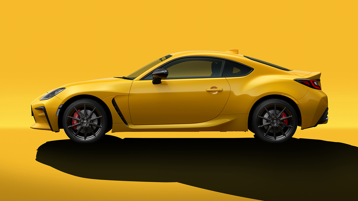 「GR86」に100台限定の特別仕様車が登場。“イエロー復活”に歓喜も、既存オーナーからは複雑な声…販売店によるとかなりの高倍率に!?