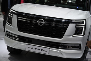 日産「パトロール」実車展示に「威圧感がすごかった」「デカすぎてビビる」と大注目。巨大サイズに懸念も「ランクルより好み」の意見