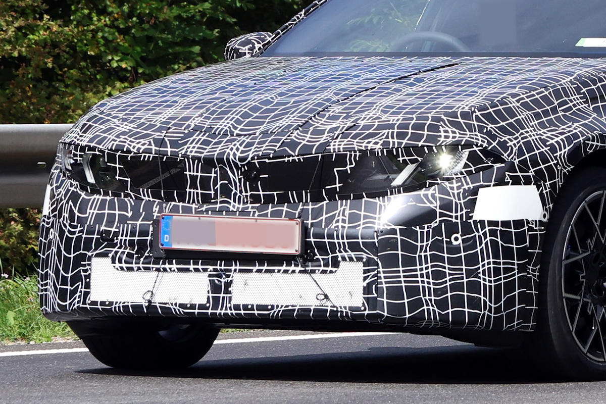 BMW次世代「3シリーズ」は2026年登場予定！ 小型化グリル採用でデザイン言語を刷新