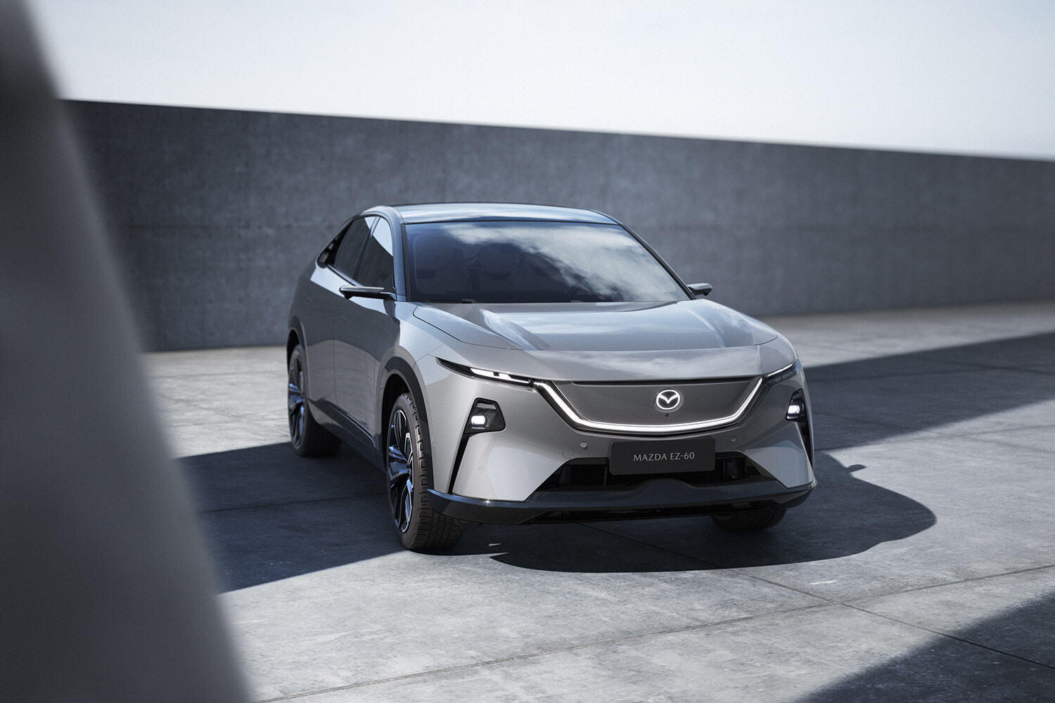 「マツダ6e」の“右ハンドル車”が英で目撃される。「マツダ6」後継として日本導入か？ 待ち構える3つのハードルとは