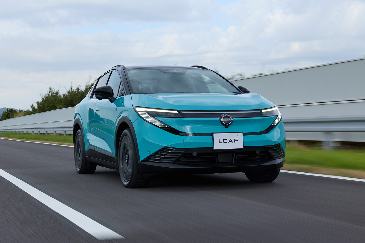 新型日産「リーフ B7」国内仕様発表！ 航続702km＆プロパイロット2.0搭載。来年1月発売、価格は511万円から