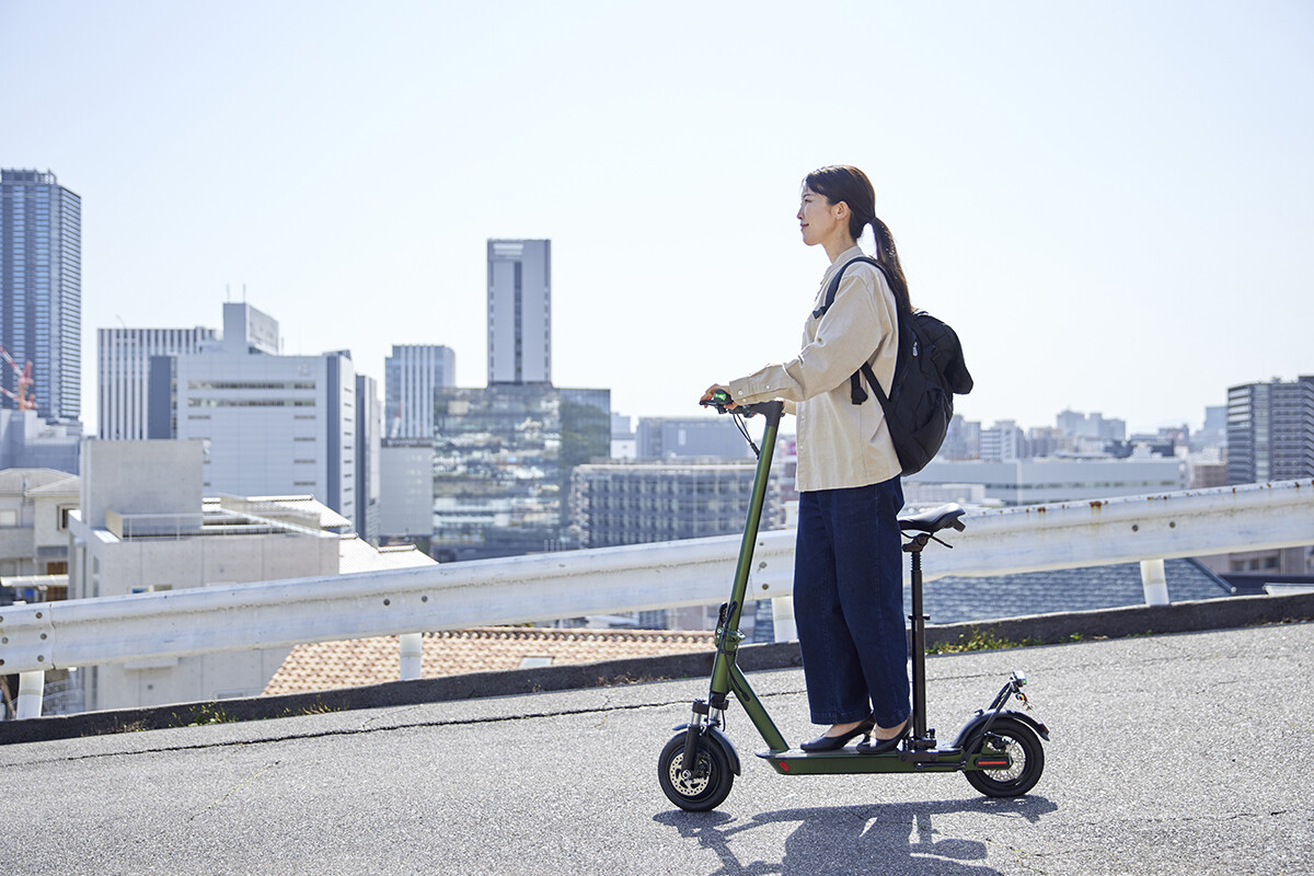 【邪魔者扱い】された電動キックボードの利用者が減少中？ 都内で見かけなくなった理由と利用者の本音