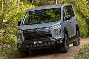 【ご長寿さんを探せ】「デリカD:5」改良で“デボネア先輩”が射程に。しかしトヨタには「走るシーラカンス超え」の猛者が二台も！