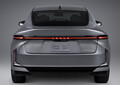 レクサス新型「ES」日本導入は2026年4月で確定か。最新レクサスデザイン採用、2種類のBEVモデルも追加に