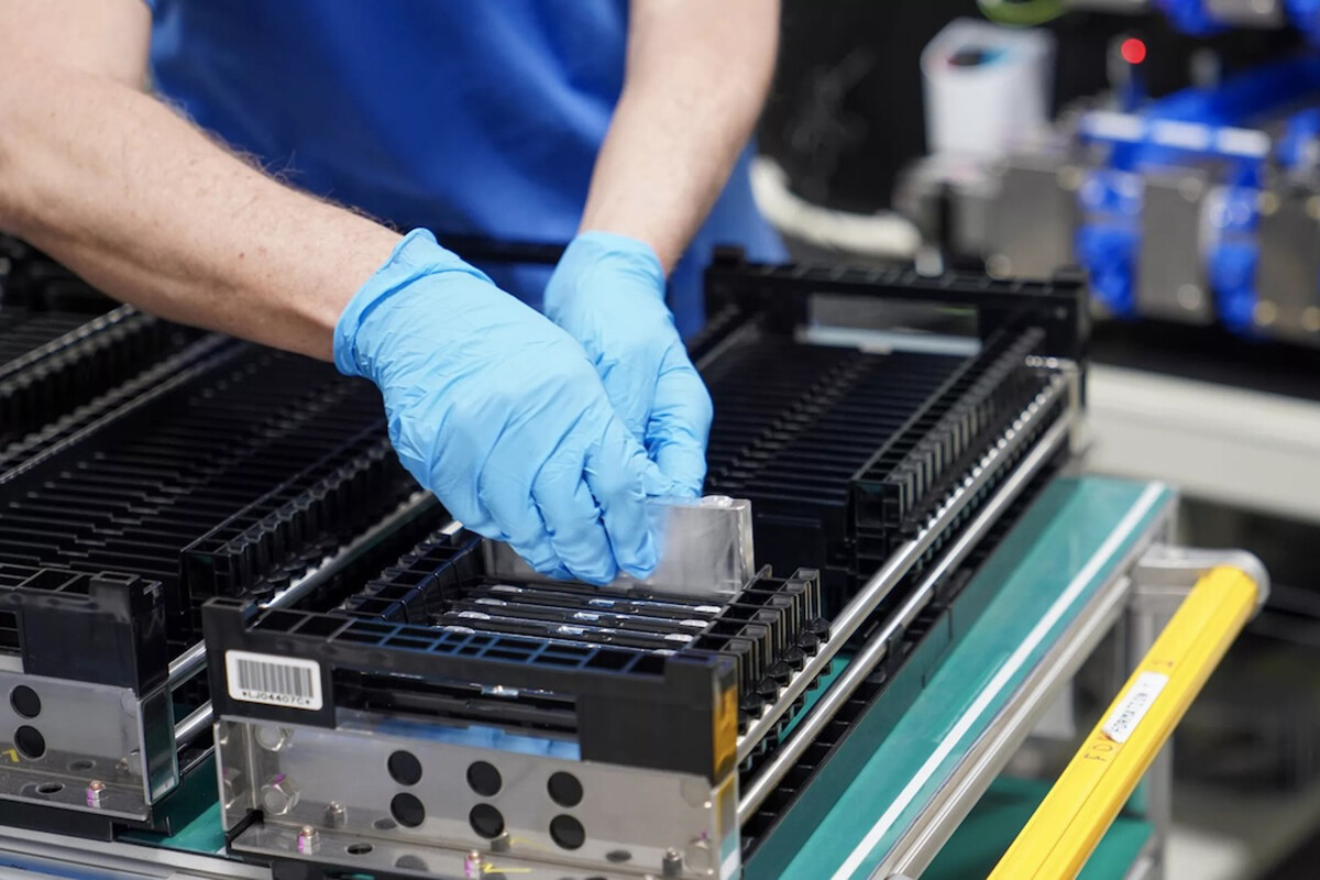 EV専用ではなく“ハイブリッド主力”で北米へ。トヨタが1兆5000億円を追加投資し、静かに進める電動化の実像